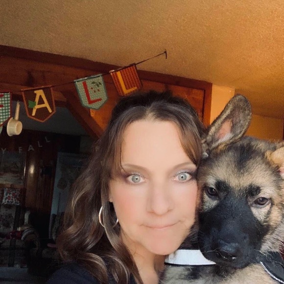 Meet your Posher, Rebecca - Picture 2 of 14